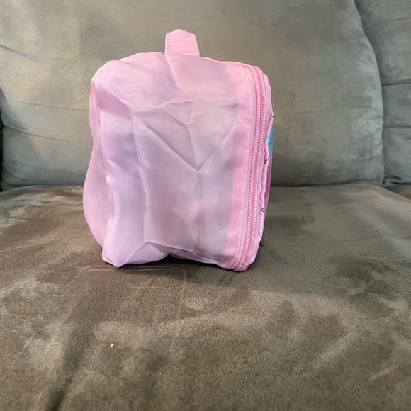 NEW Hello Kitty Travel Bag - Picture 3 of 5